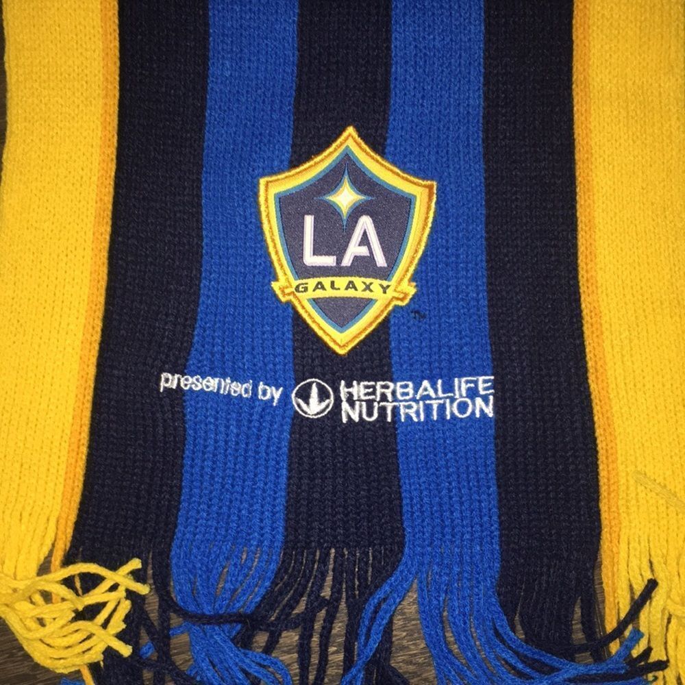 One side LA Galaxy Soccer Team ⚽️ Herbalife Nutrition winter scarf